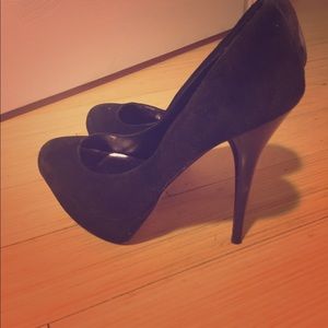 Size 9.5 Steve Madden Suede Heels